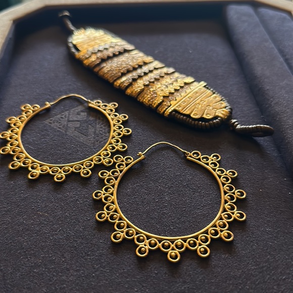 NWT Aztec Necklace set in dual tone gold & faux pearls with bracelet & earrings - Picture 6 of 17